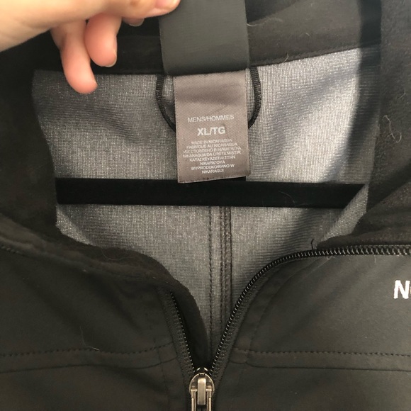 Men’s Black Northface - Picture 3 of 4